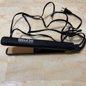 Helen of Troy 1 1/4" Digital Salon Flat Iron